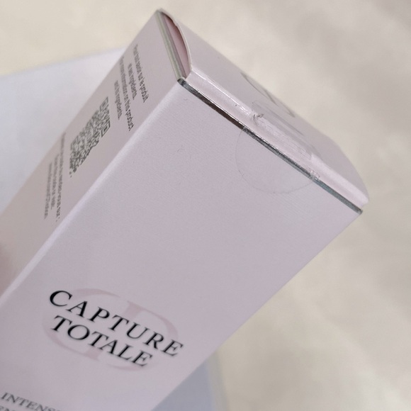 Dior Capture Totale Intensive Essence lotion, New in Box, Unopened and sealed - Picture 4 of 6